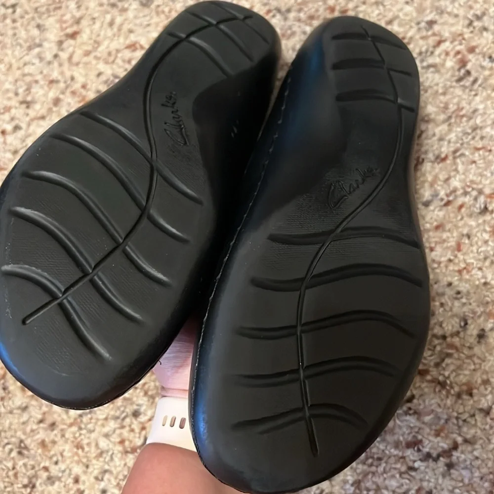 Clarks Ashland Lily black leather flats 9M - Picture 2 of 3